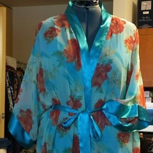 aqua blue trim Nightgown set 🛍️